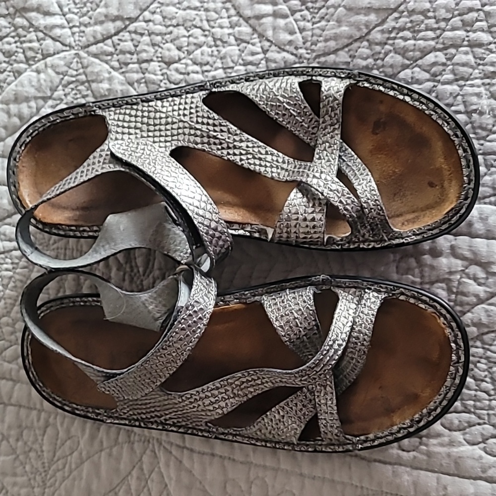 Naot sandals 41